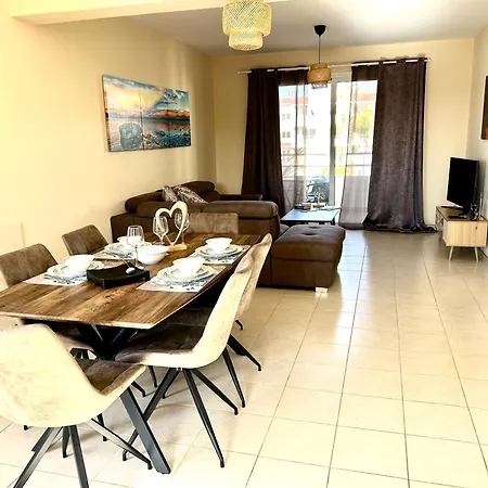 Nissi 3 E8 Pool View Apartman
