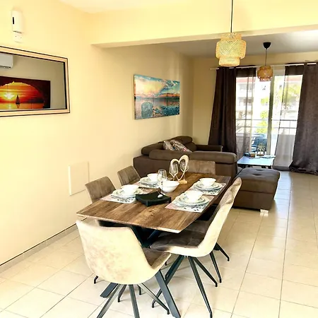 Nissi 3 E8 Pool View * איה נאפה